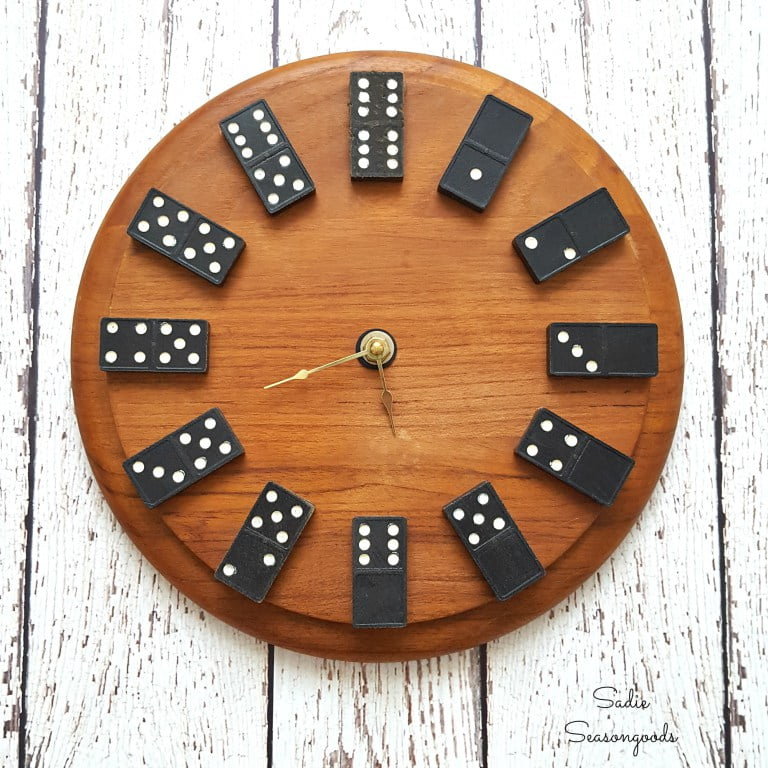 Relógio DIY de dominó