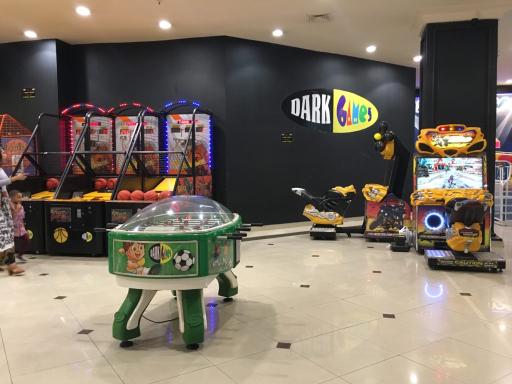 Shopping Ilha Plaza inaugura espaço de games » Mãe de Menino