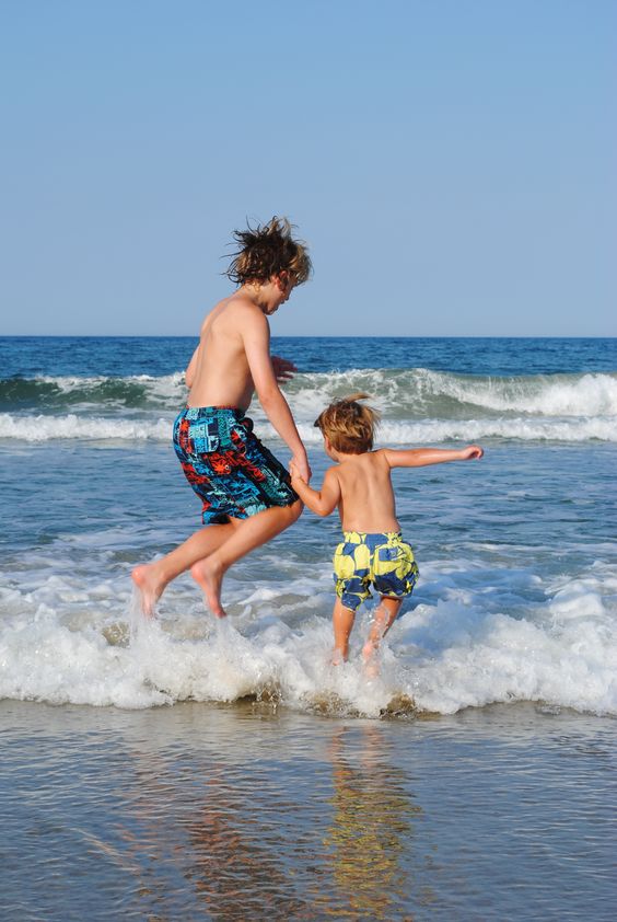 foto de irmãos na praia