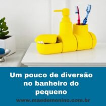 Um pouco de diversão no banheiro do pequeno